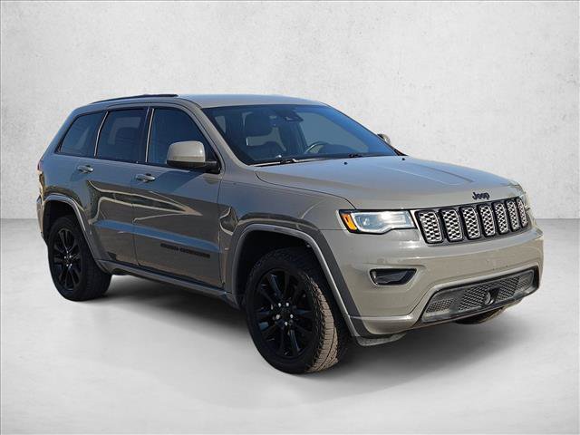 Used 2020 Jeep Grand Cherokee Altitude AWD/4WD image 3