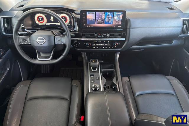 Used 2026 Nissan Pathfinder SL AWD/4WD image 16