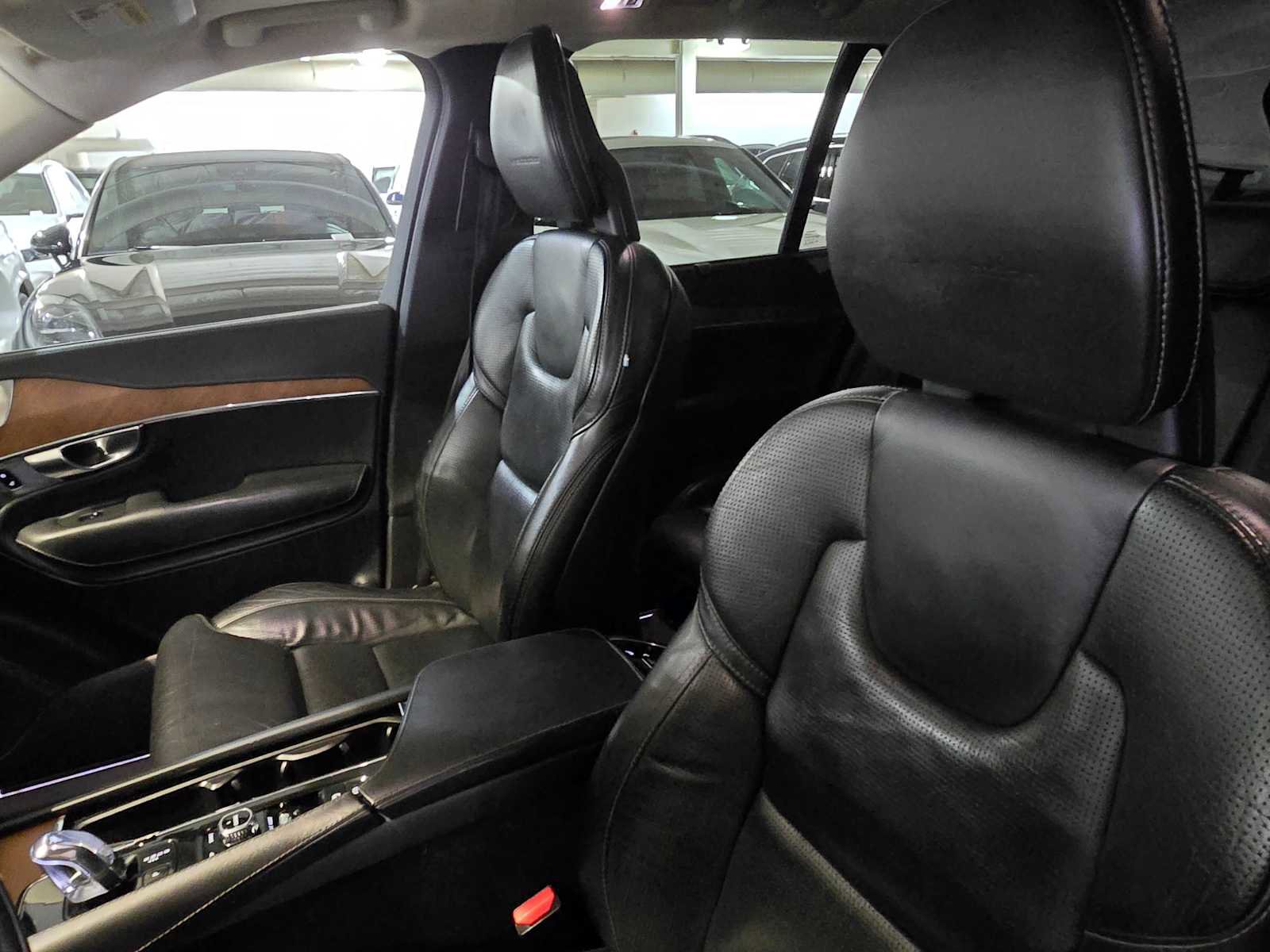 Used 2017 Volvo XC90 T8 Inscription w/ Luxury Package image 22