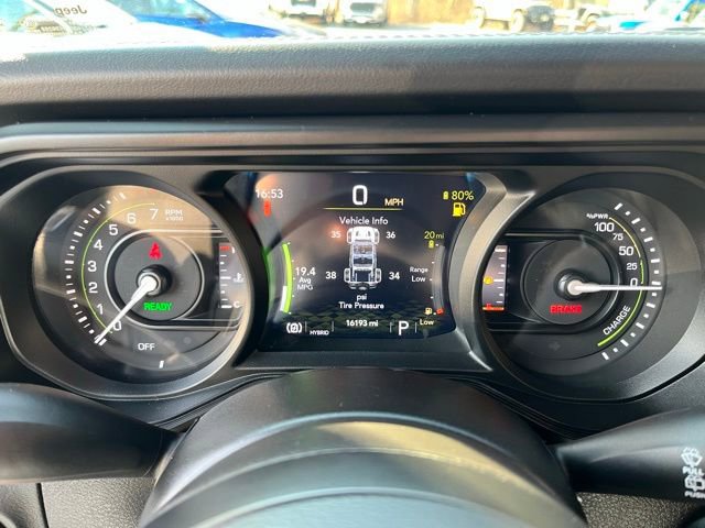 Used 2024 Jeep Wrangler Unlimited Rubicon 4xe image 32