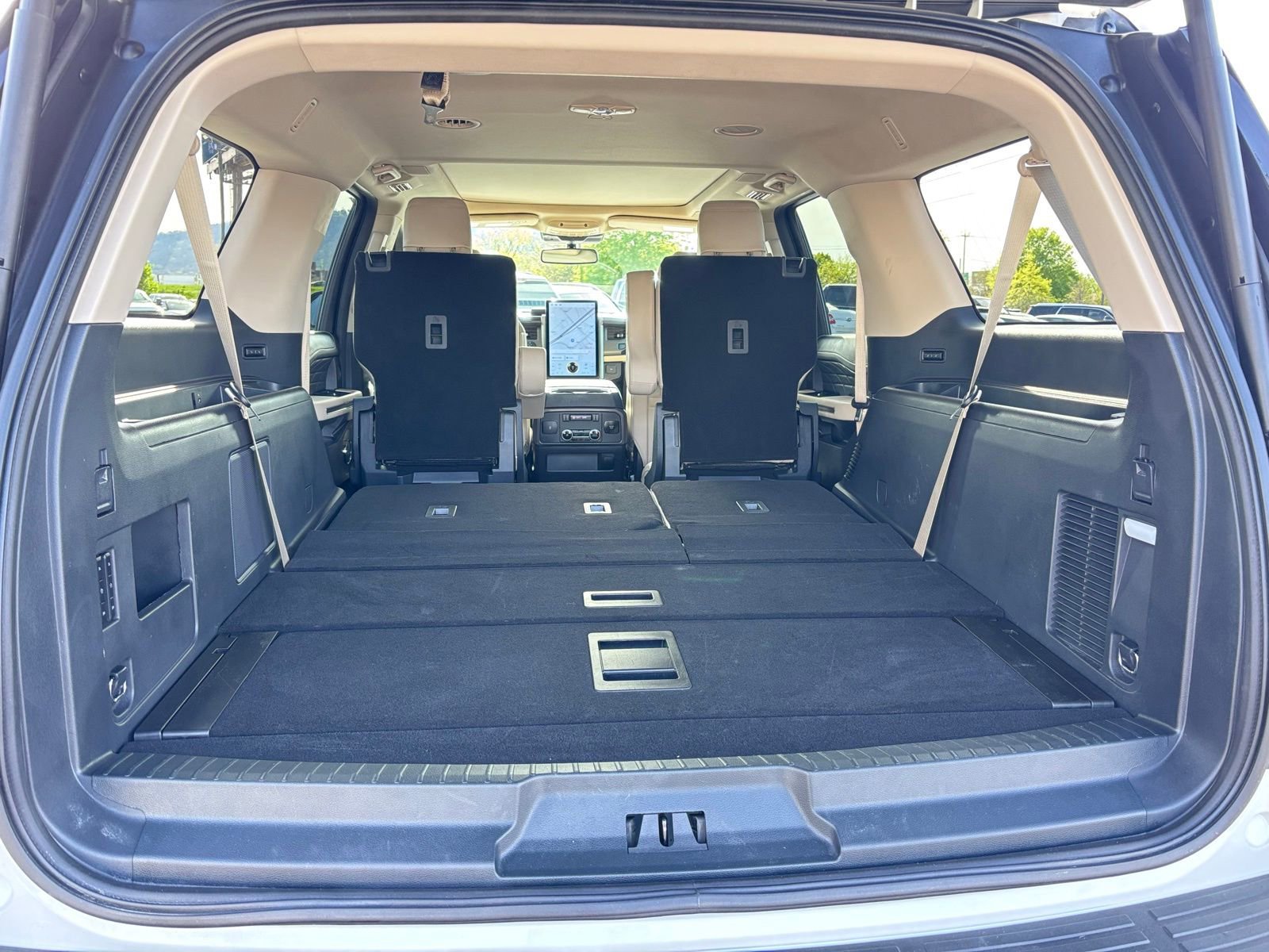 Used 2024 Ford Expedition Max Platinum image 23