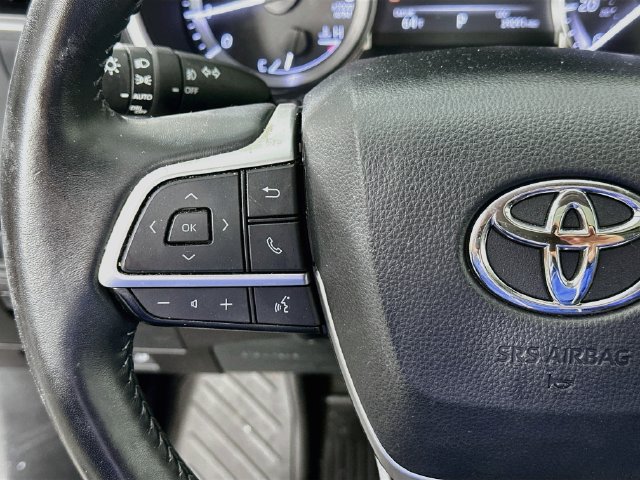 Used 2023 Toyota Highlander XLE AWD/4WD image 21