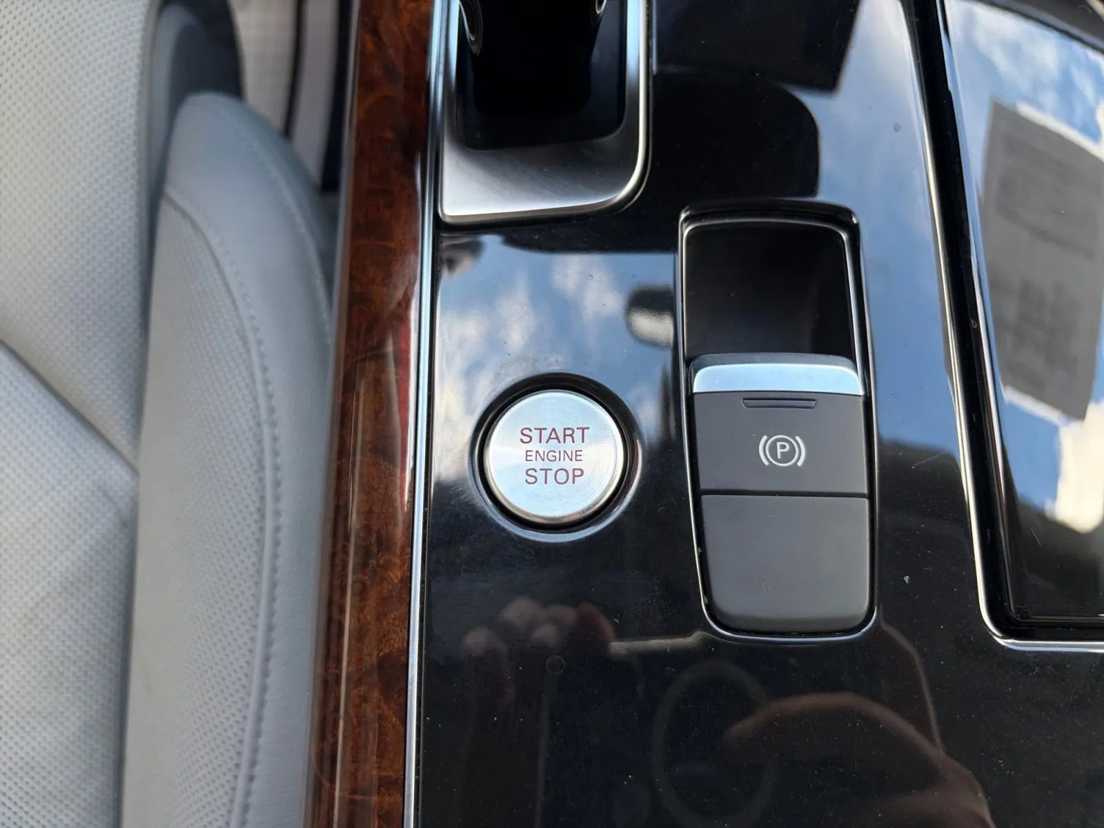 Used 2012 Audi A8 L 4.2 image 24