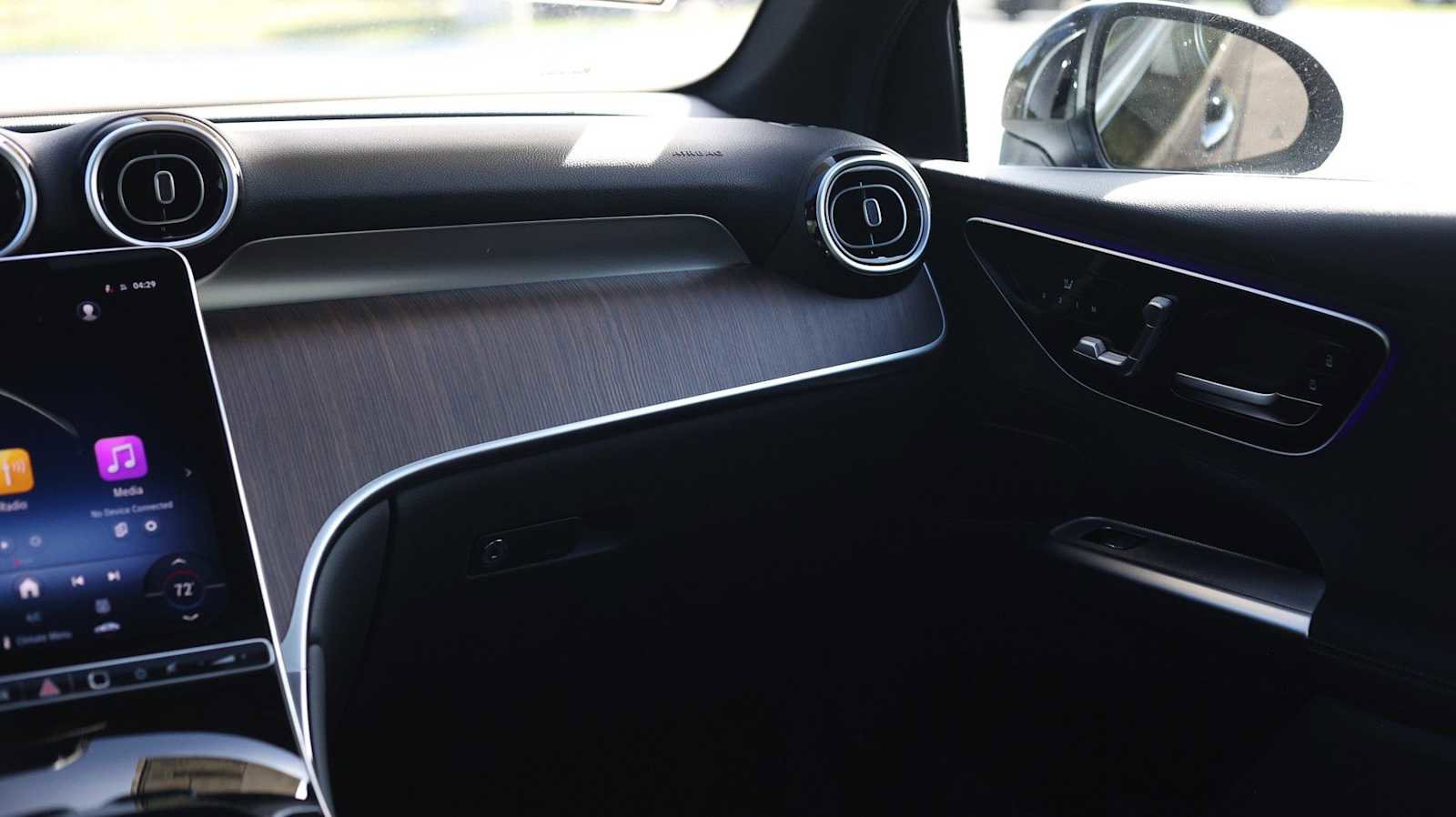 Used 2026 Mercedes-Benz GLC 300 4MATIC image 16