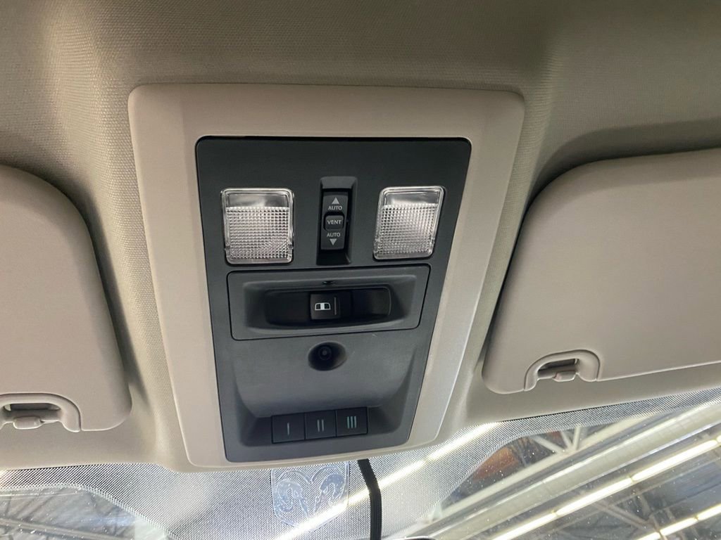 Used 2012 RAM 1500 Laramie image 23