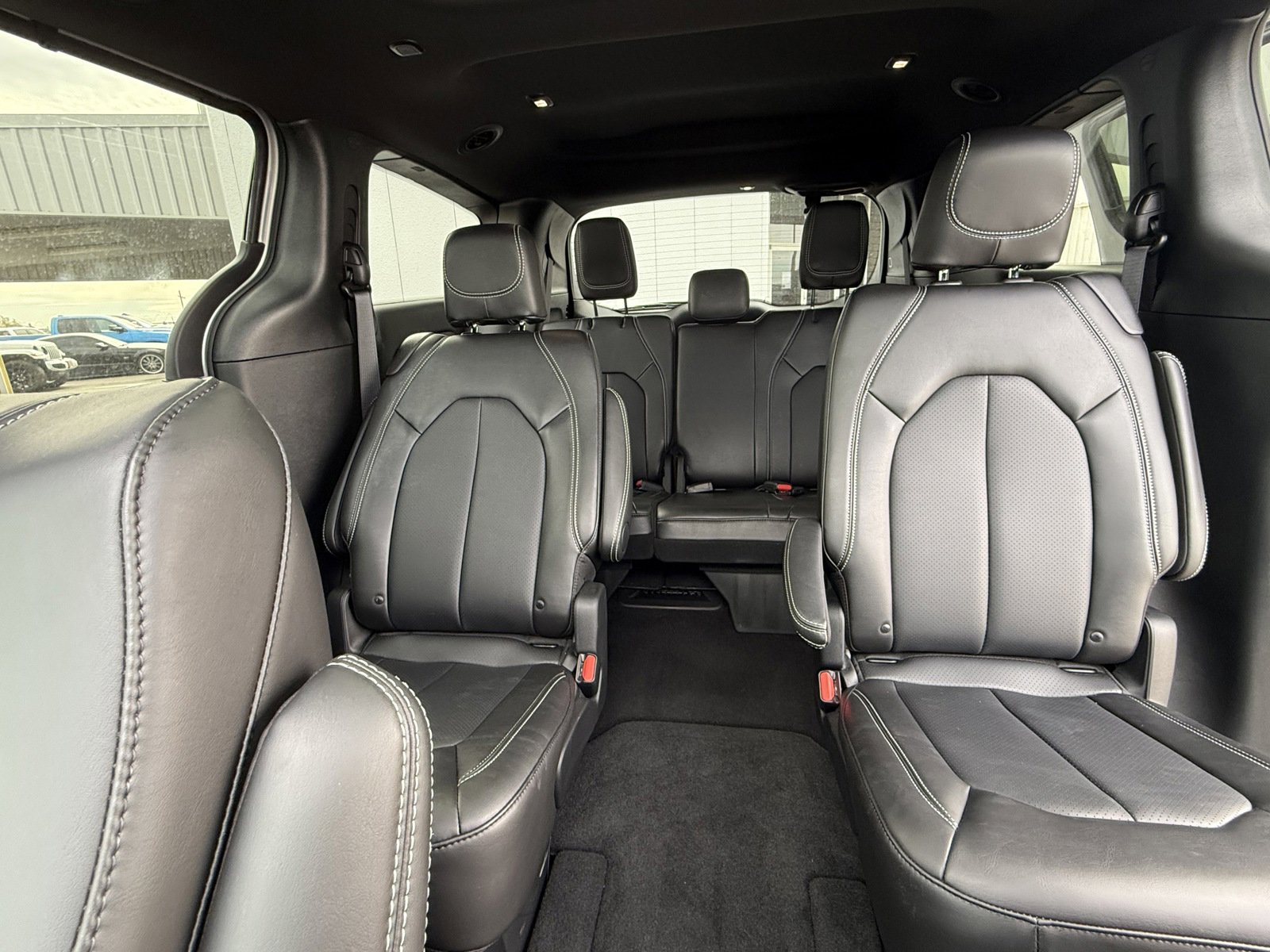 New 2024 Chrysler Pacifica Touring-L w/ S Appearance Package image 23