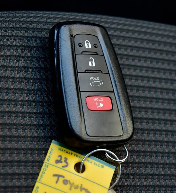 Used 2023 Toyota Highlander LE image 29