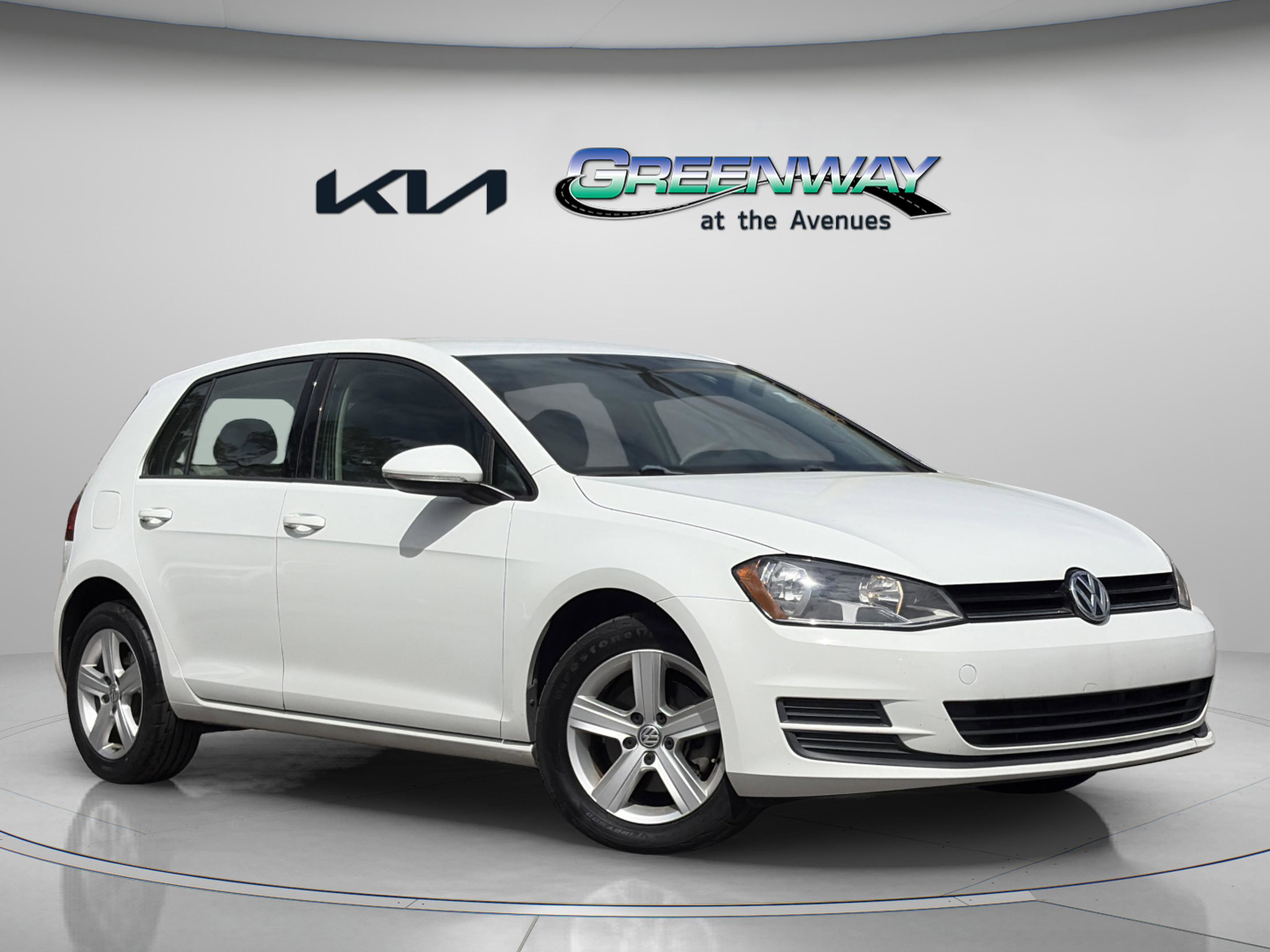 Used 2015 Volkswagen Golf TDI S image 1