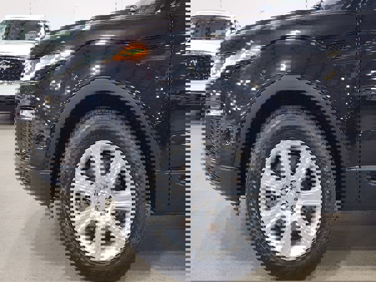 Used 2016 Land Rover Range Rover Evoque SE Premium image 6