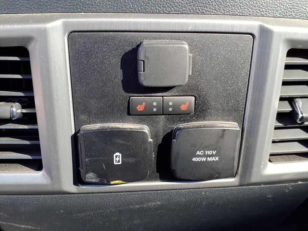 Used 2022 Ford F350 Platinum w/ FX4 Off-Road Package image 5