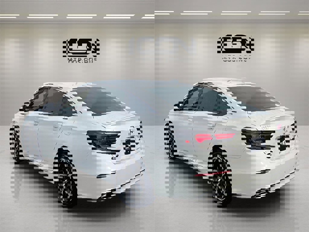 Used 2019 Honda Accord Sport image 3