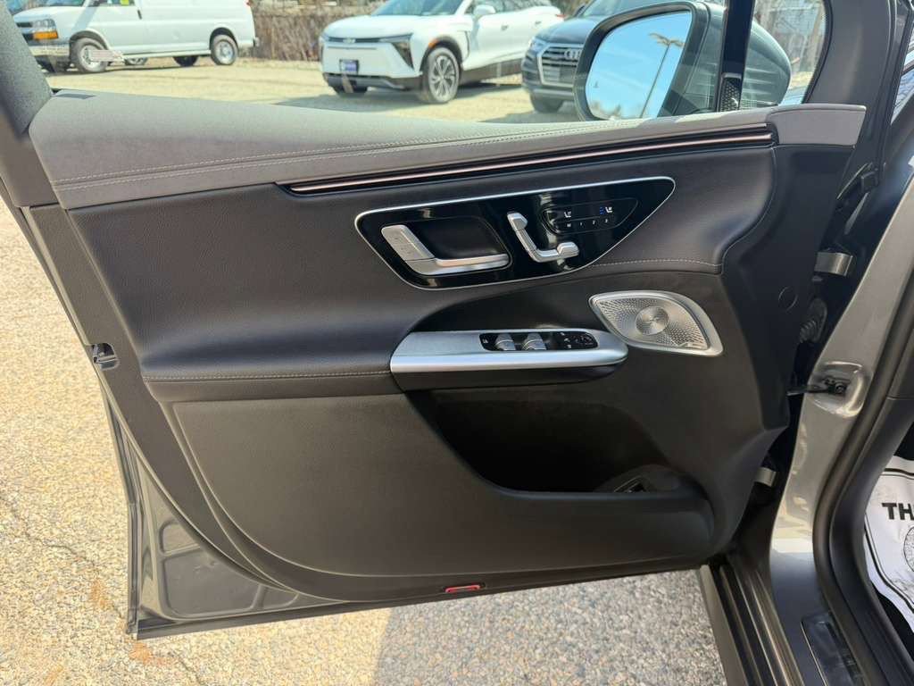 Used 2023 Mercedes-Benz EQE 500 4MATIC SUV image 12