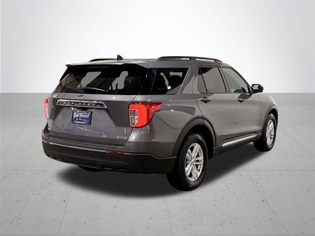 Used 2022 Ford Explorer XLT AWD/4WD image 10