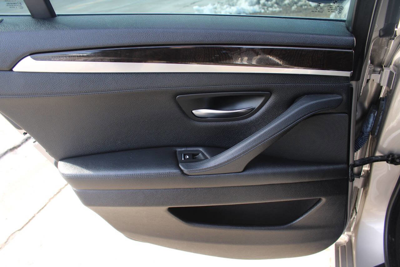 Used 2014 BMW 535d xDrive image 9