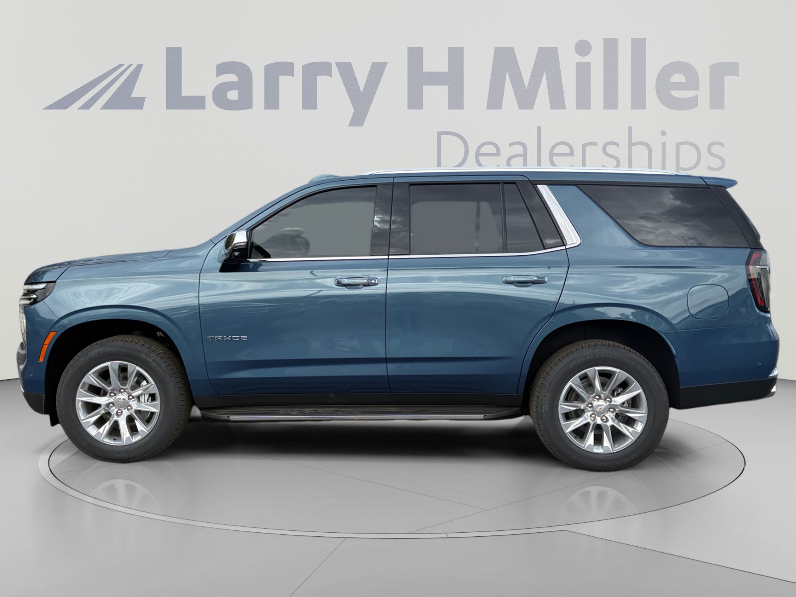 New 2026 Chevrolet Tahoe Premier w/ Sun And Tow Package AWD/4WD image 2