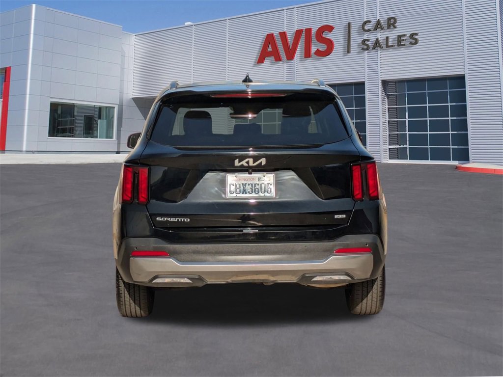 Used 2024 Kia Sorento S image 7