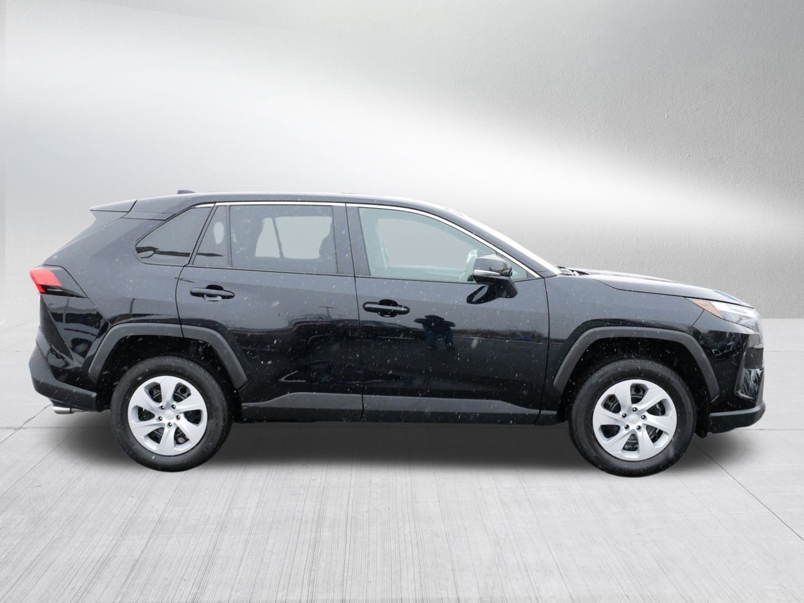 Used 2025 Toyota RAV4 LE image 8