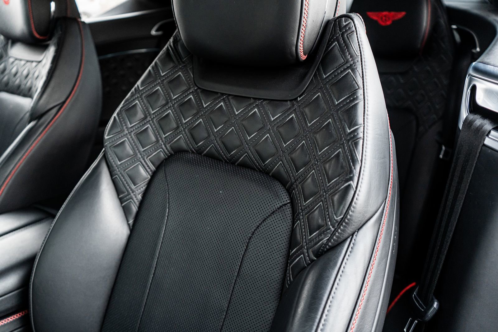 Used 2020 Bentley Continental GT image 29