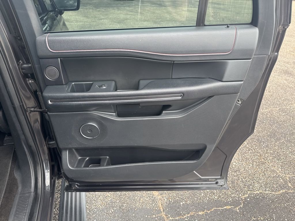 Used 2022 Ford Expedition Max Limited image 30