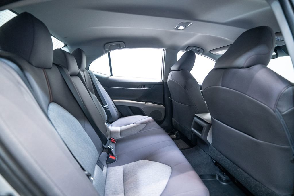 Used 2019 Toyota Camry LE FWD image 30