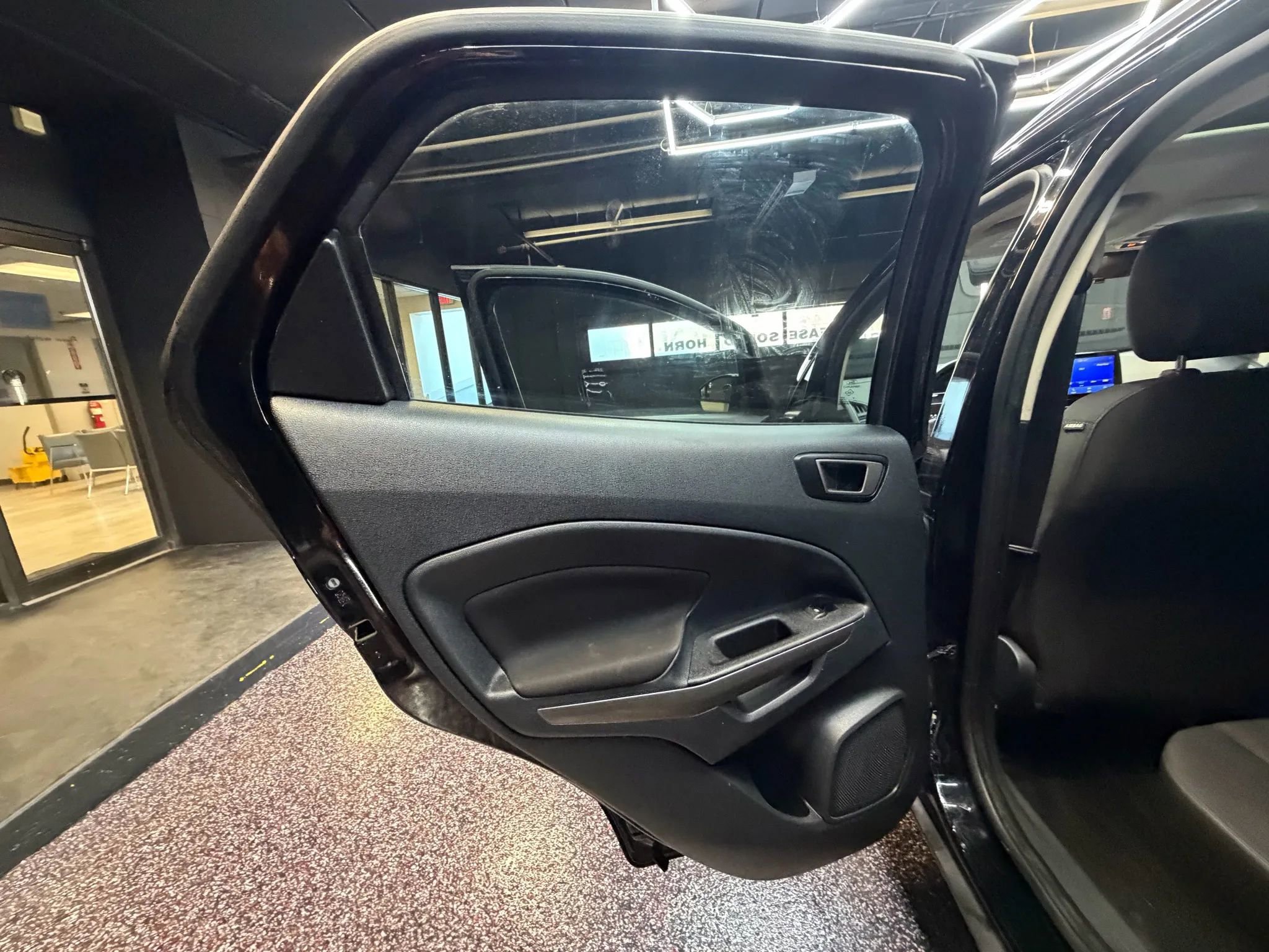 Used 2020 Ford EcoSport SE FWD image 28