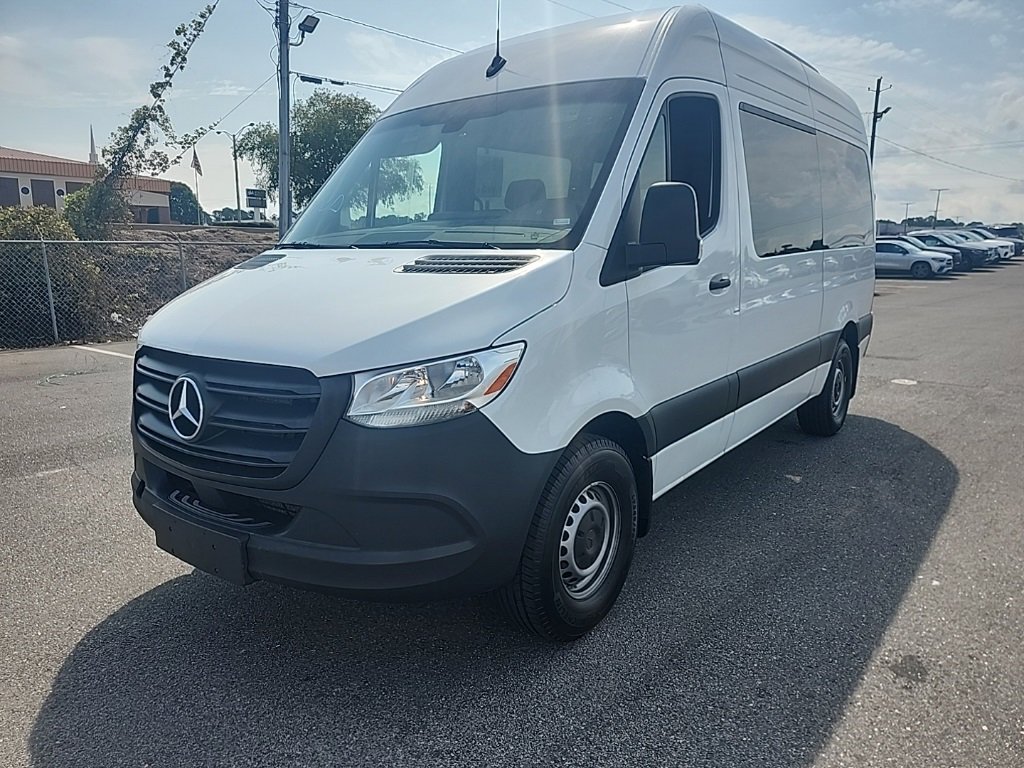 Used 2024 Mercedes-Benz Sprinter 2500 image 3