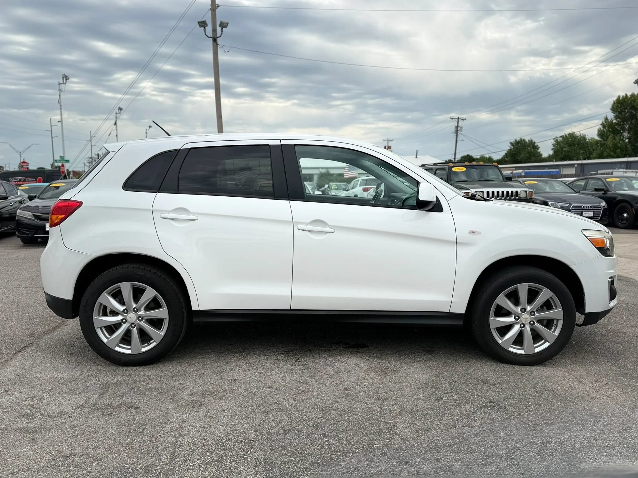 Used 2015 Mitsubishi Outlander Sport ES FWD image 2