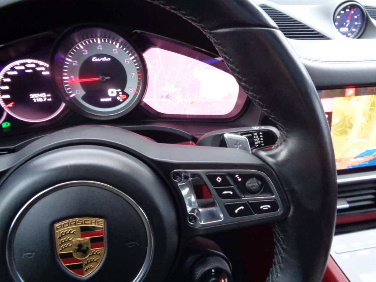Used 2021 Porsche Cayenne Turbo w/ Performance Package (PG2) AWD/4WD image 37