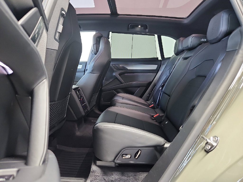New 2026 Porsche Cayenne Electric AWD/4WD image 11