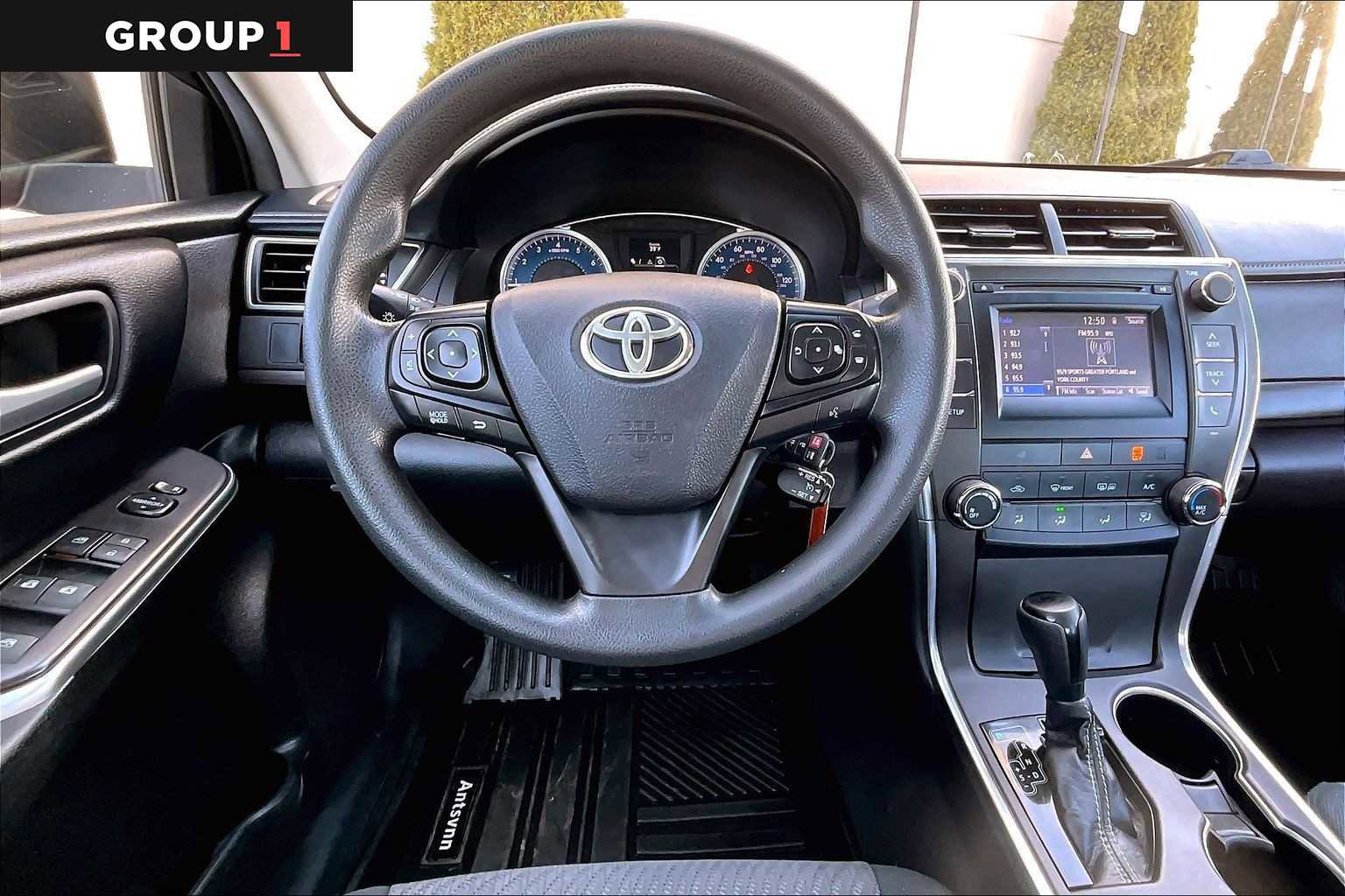 Used 2017 Toyota Camry LE image 6