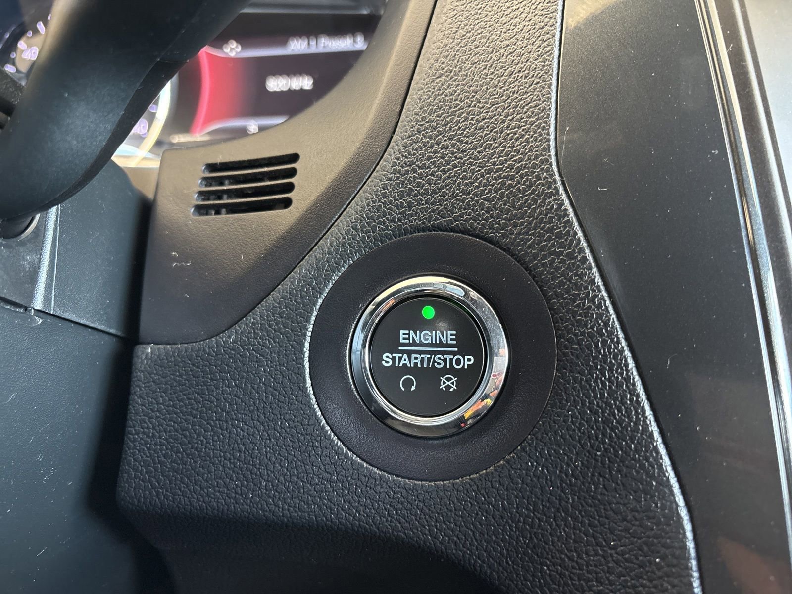 Used 2019 Ford Explorer XLT w/ Equipment Group 201A FWD image 37