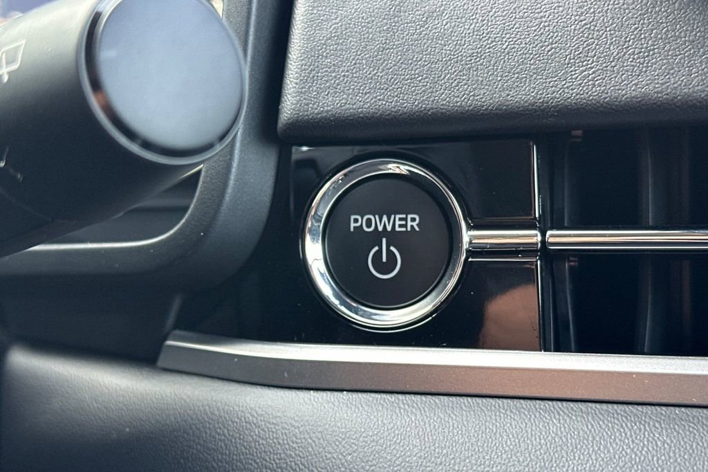 New 2025 Mitsubishi Outlander SE image 23