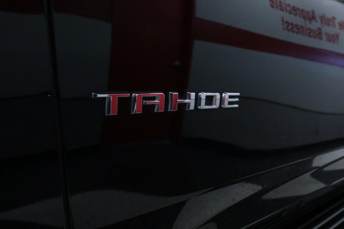 Used 2022 Chevrolet Tahoe LT w/ Luxury Package RWD image 37