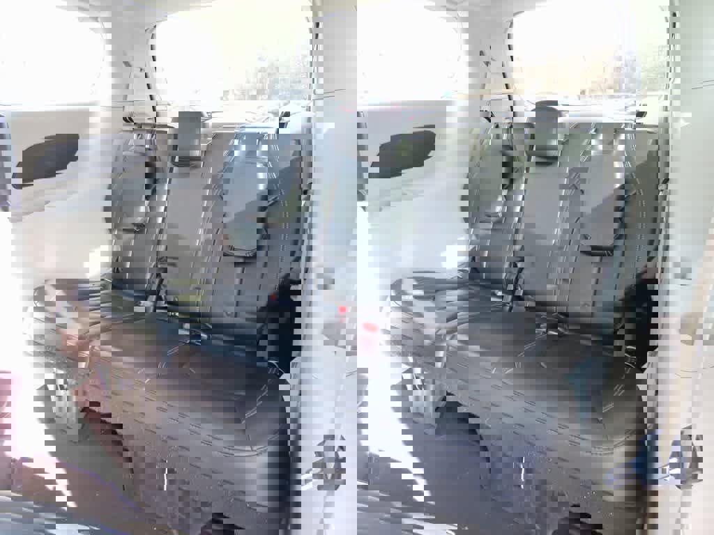 Used 2021 Chrysler Voyager Lxi image 13