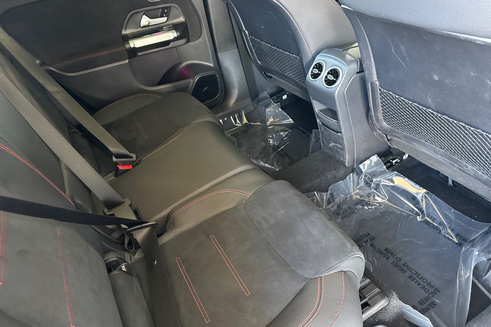 Certified 2024 Mercedes-Benz GLB 250 image 31