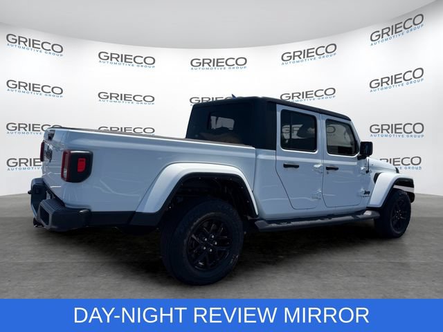 Used 2022 Jeep Gladiator Sport AWD/4WD image 7