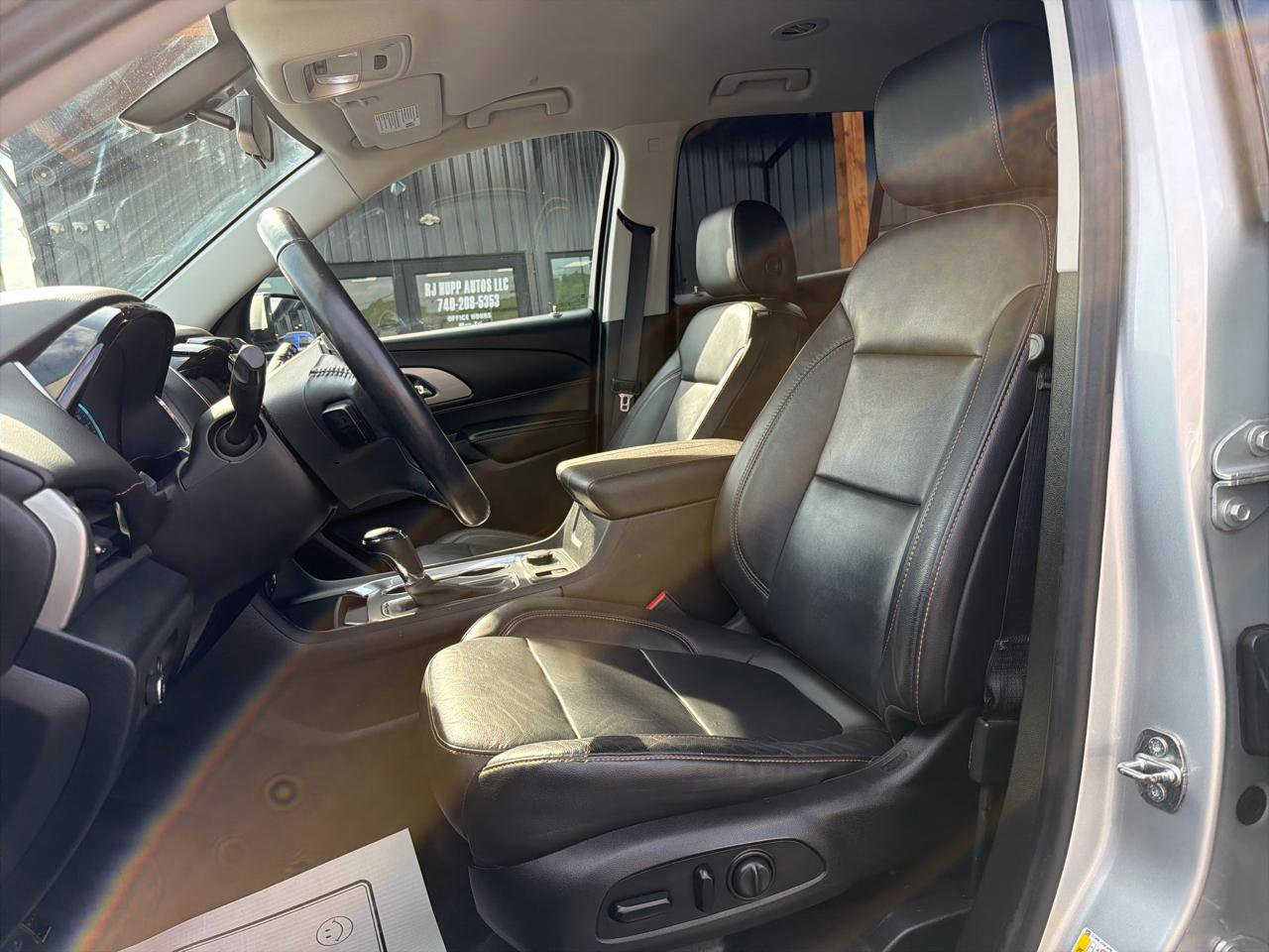 Used 2020 Chevrolet Traverse LT AWD/4WD image 9