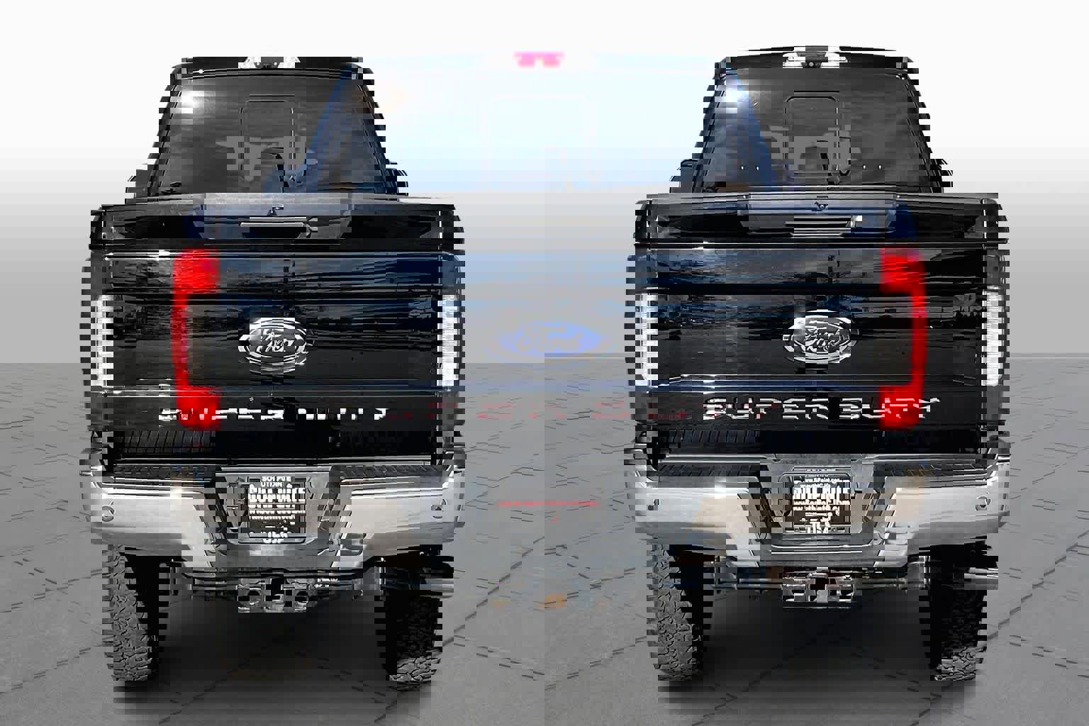 Used 2018 Ford F250 Lariat w/ Lariat Ultimate Package image 4