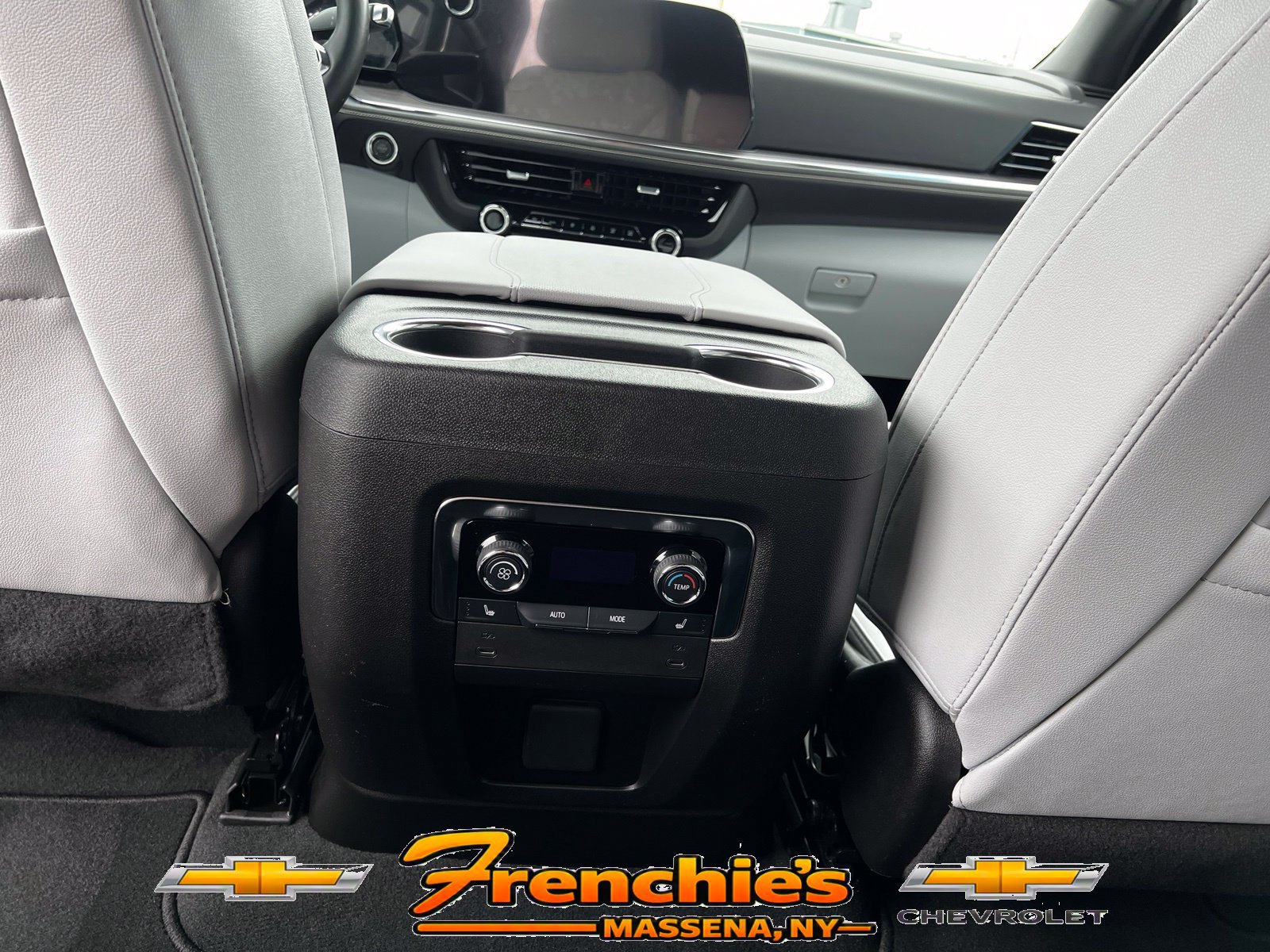 Used 2025 Chevrolet Tahoe Premier w/ Sun And Tow Package AWD/4WD image 11