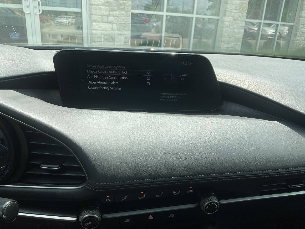 Used 2020 MAZDA MAZDA3 Sedan FWD image 24