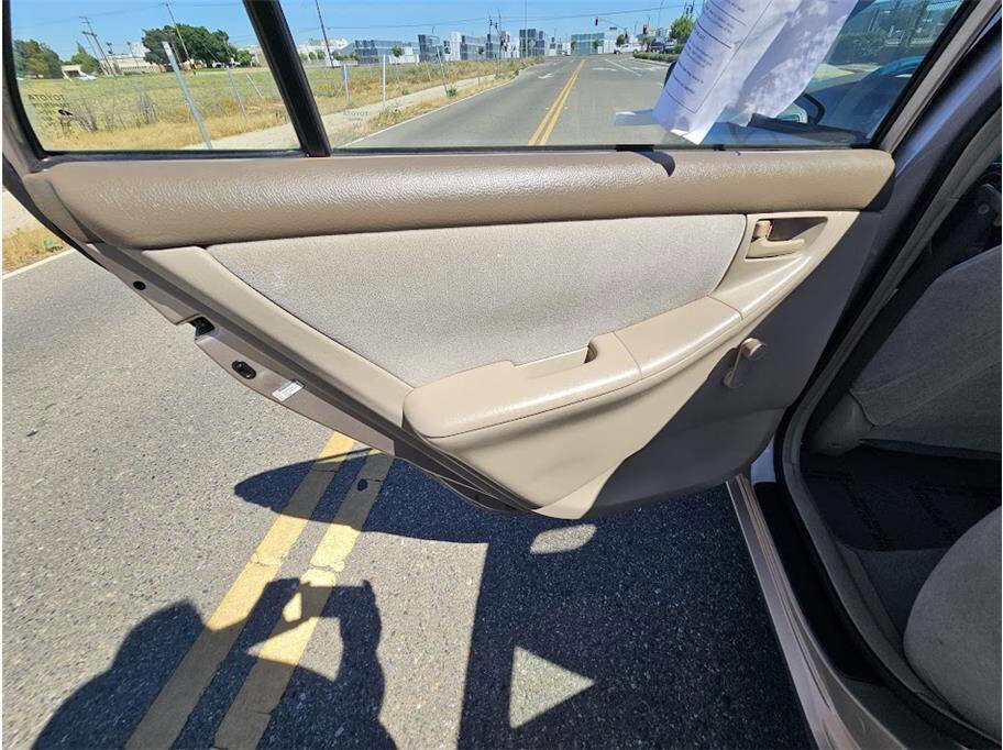 Used 2003 Toyota Corolla CE image 31