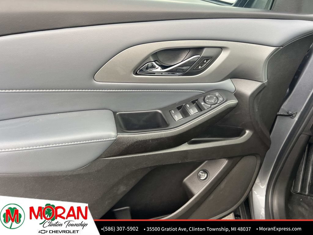 Certified 2021 Chevrolet Traverse LT FWD image 16