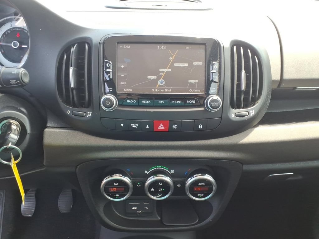 Used 2014 FIAT 500L Trekking w/ Popular Equipment Group FWD image 13