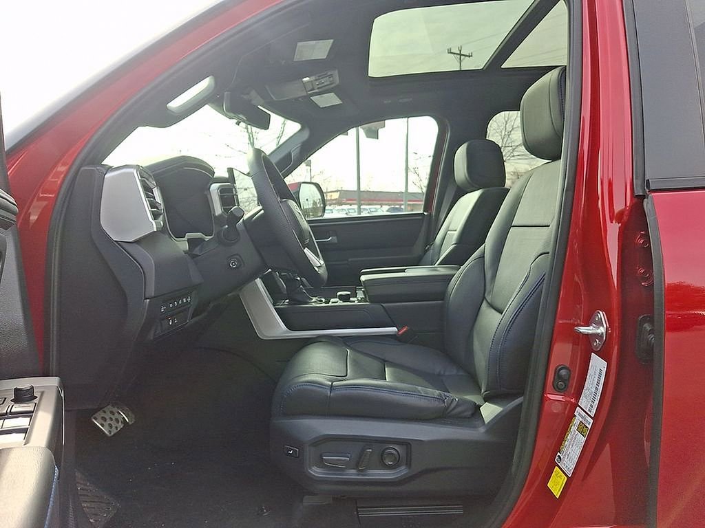 Used 2025 Toyota Sequoia Platinum AWD/4WD image 15