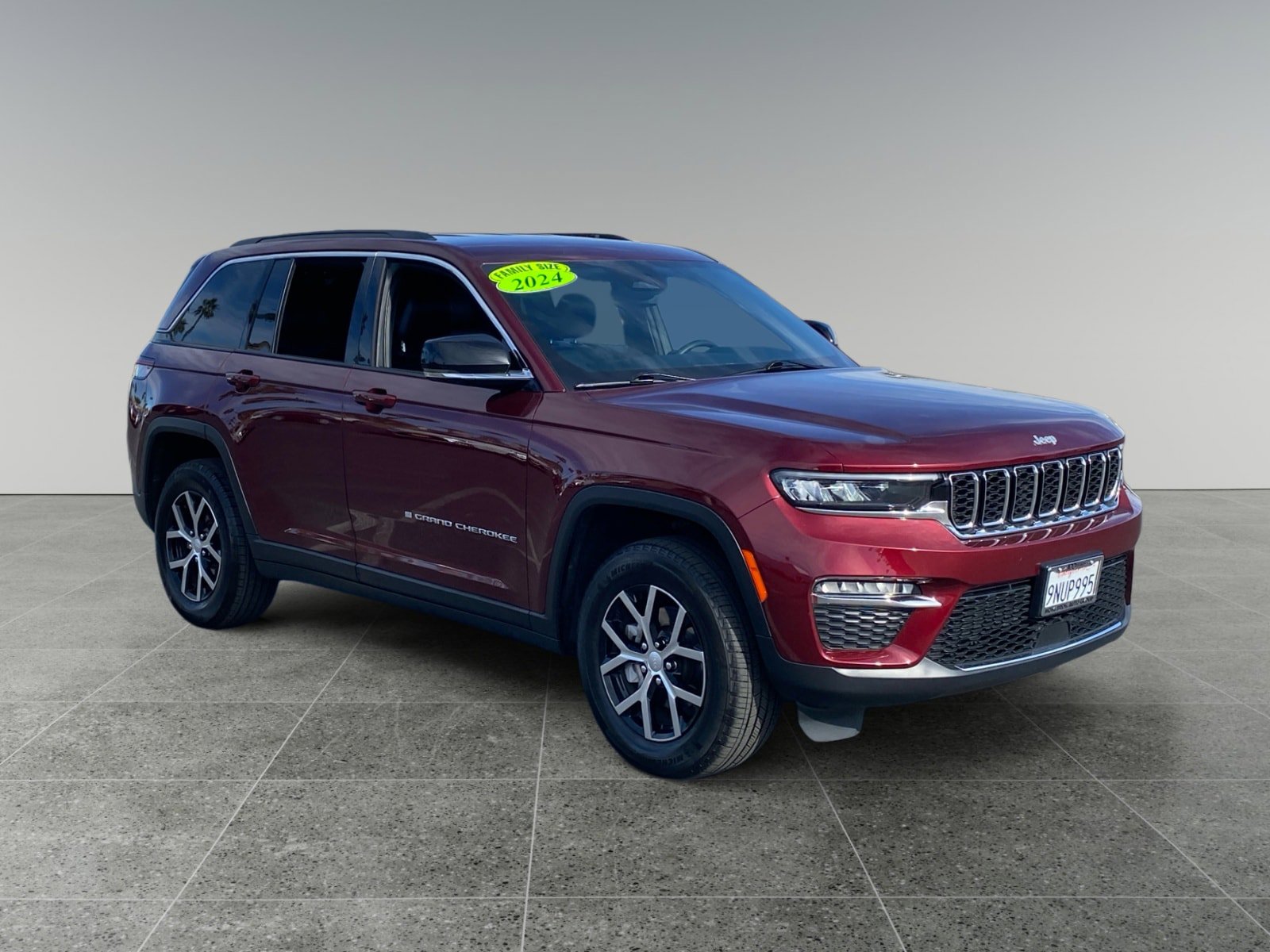 Used 2024 Jeep Grand Cherokee Limited AWD/4WD image 7