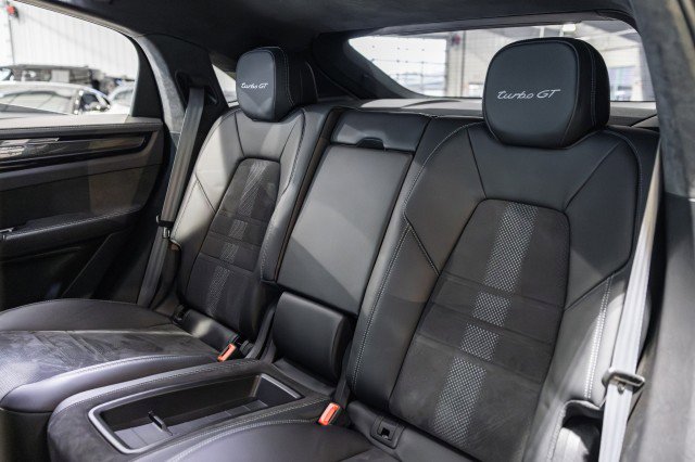 Used 2022 Porsche Cayenne Turbo GT image 30