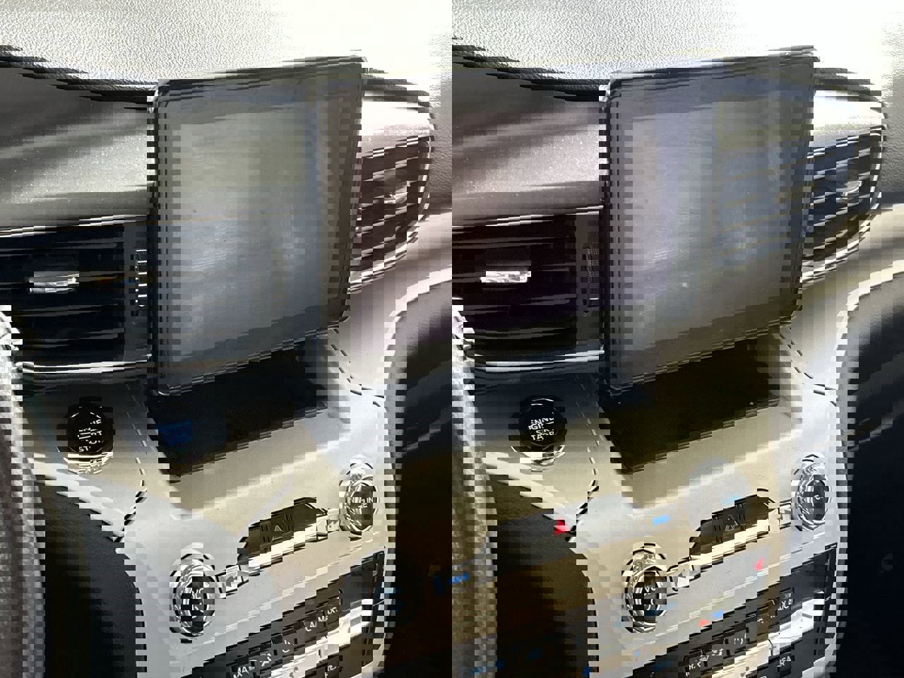 Used 2022 Ford Explorer XLT w/ Equipment Group 202A image 16