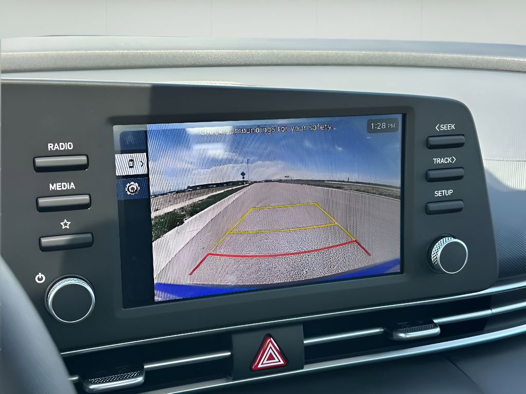 Used 2025 Hyundai Elantra SE w/ Cargo Package image 22