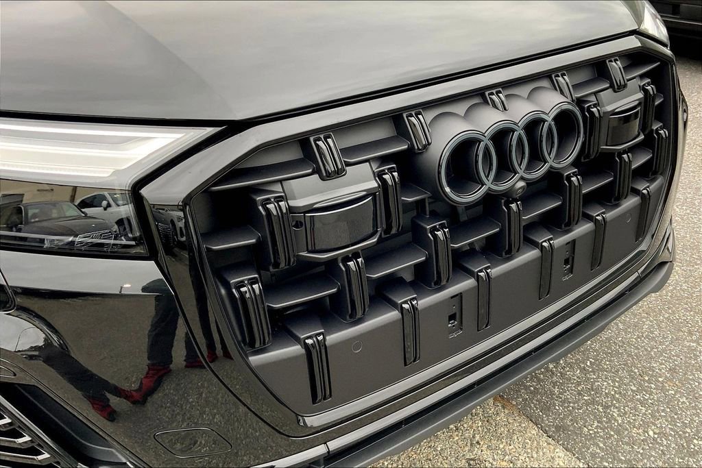 Certified 2025 Audi Q7 2.0T Premium w/ Convenience Plus Package image 32
