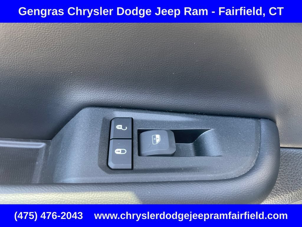 Certified 2024 Jeep Grand Cherokee Altitude AWD/4WD image 36